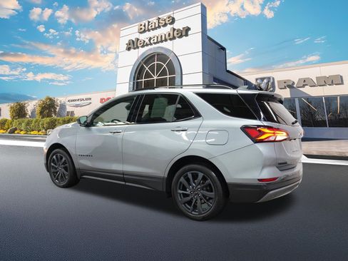 Used 2024 Chevrolet Equinox RS AWD/4WD image 9