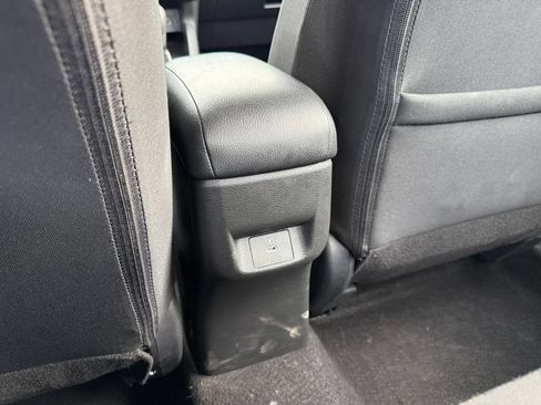Used 2025 Nissan Versa SV FWD image 23