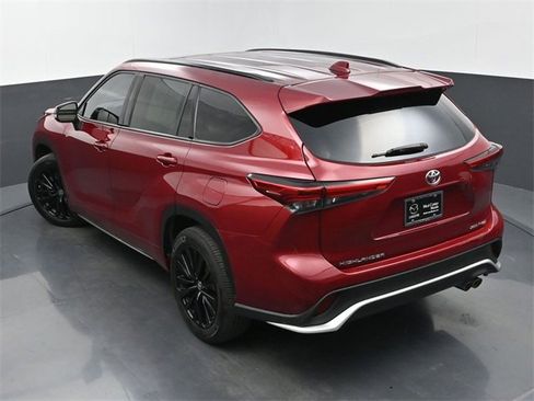 Used 2023 Toyota Highlander XSE image 35