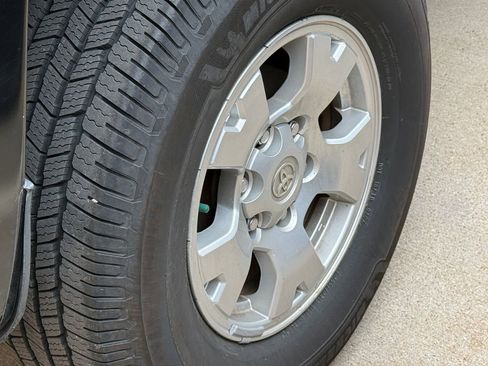 Used 2005 Toyota Tacoma PreRunner image 10