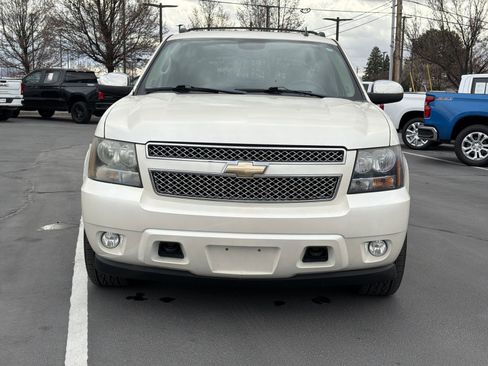 Used 2011 Chevrolet Avalanche LTZ image 9