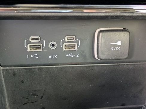 Used 2023 Jeep Grand Cherokee Limited w/ Black Appearance Package image 26