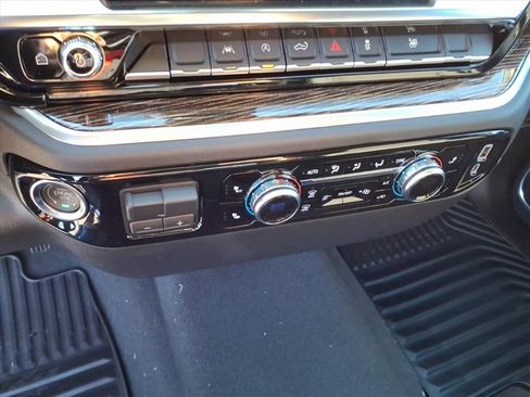 New 2026 GMC Sierra 1500 SLE image 14