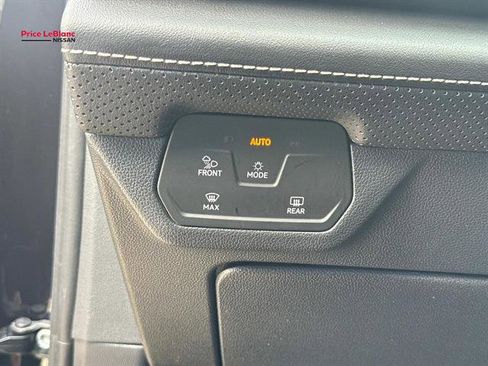 Used 2025 Volkswagen Atlas SE FWD image 20