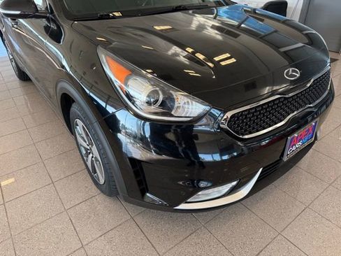 Used 2018 Kia Niro EX w/ EX Premium Package image 8