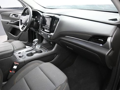 Used 2021 Chevrolet Traverse LS FWD image 16