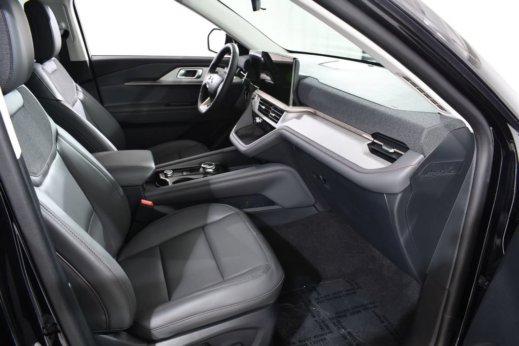 New 2026 Ford Explorer Active w/ Active Comfort Package AWD/4WD image 10