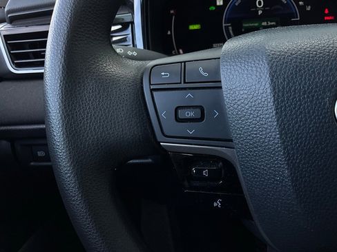 Used 2025 Toyota Camry LE image 31