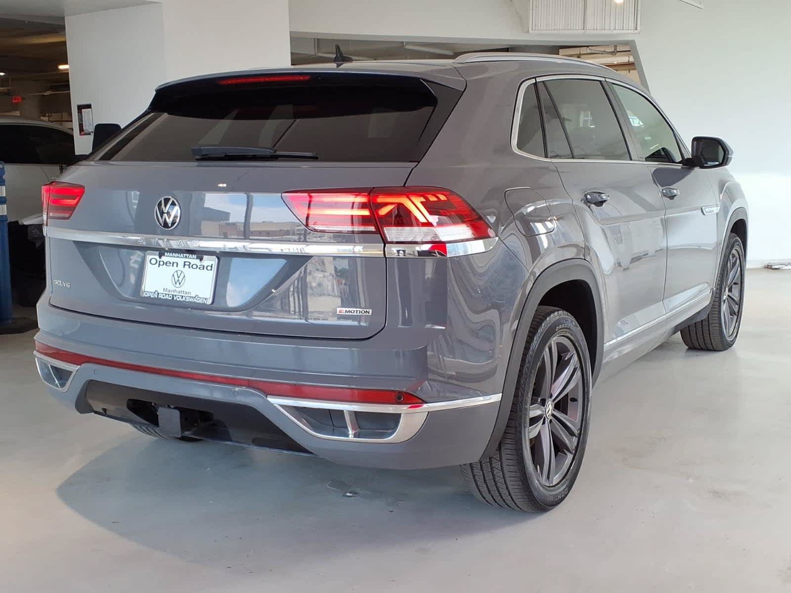 Used 2021 Volkswagen Atlas Cross Sport SEL R-Line AWD/4WD image 4