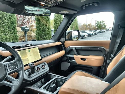 Used 2024 Land Rover Defender 130 X image 13