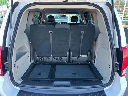 Used 2017 Dodge Grand Caravan SE w/ Power Window Group image 12