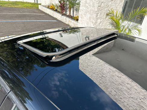 Used 2011 Volkswagen Golf TDI image 17