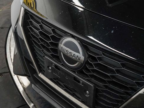 Used 2023 Nissan Sentra SR w/ SR Premium Package image 9