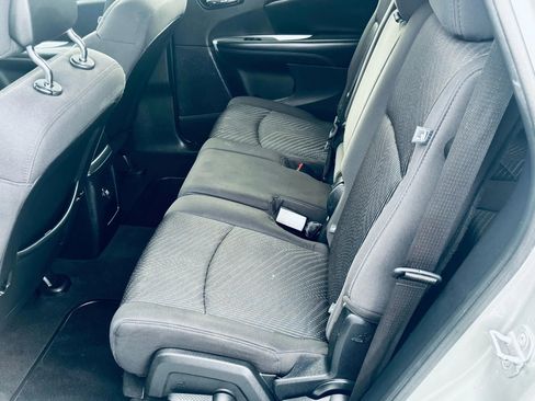 Used 2013 Dodge Journey SXT w/ Flexible Seating Group image 23