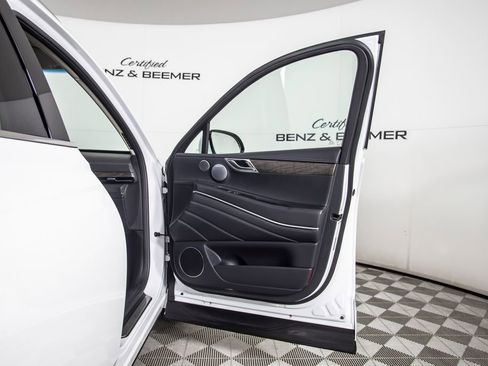 Used 2025 Genesis GV80 3.5T Advanced image 17