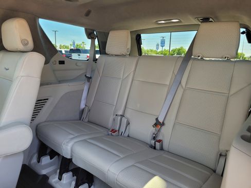 Certified 2024 Cadillac Escalade Sport Platinum w/ Heavy-Duty Trailer Package AWD/4WD image 12