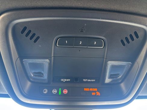 Used 2023 Chevrolet Traverse LT w/ LPO, Floor Liner Package image 32