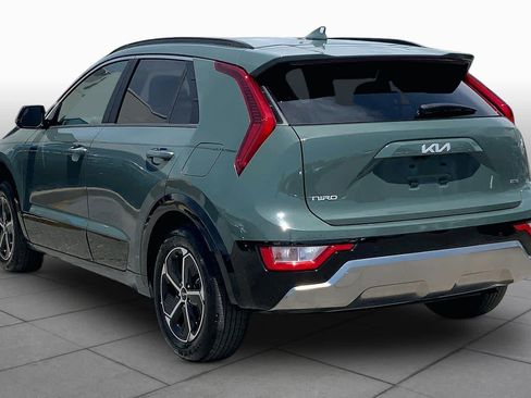 Used 2024 Kia Niro SX image 12