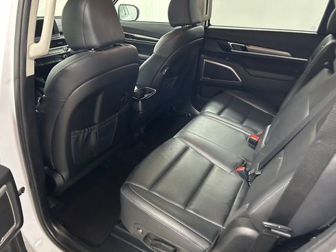 Used 2022 Kia Telluride LX AWD/4WD image 15