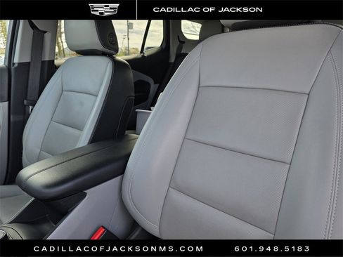 Used 2024 GMC Terrain SLT image 13