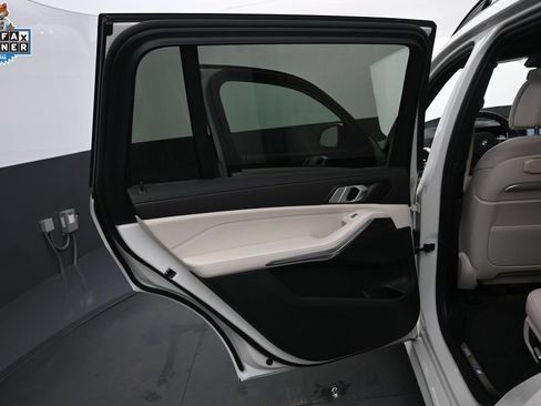 Certified 2025 BMW X7 xDrive40i w/ M Sport Package AWD/4WD image 35