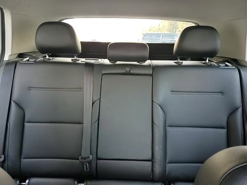 Used 2018 Volkswagen Golf S image 21