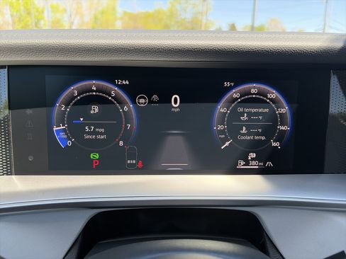 Certified 2025 Volkswagen Tiguan SE AWD/4WD image 19