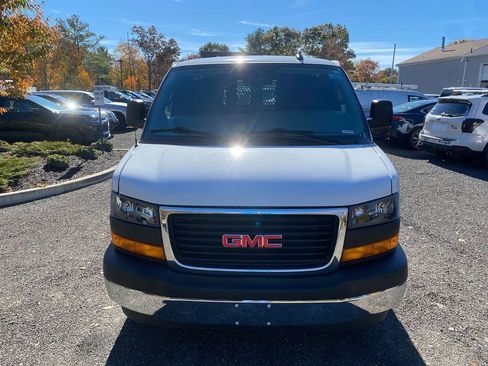 Used 2024 GMC Savana 2500 w/ Driver Convenience Package image 3
