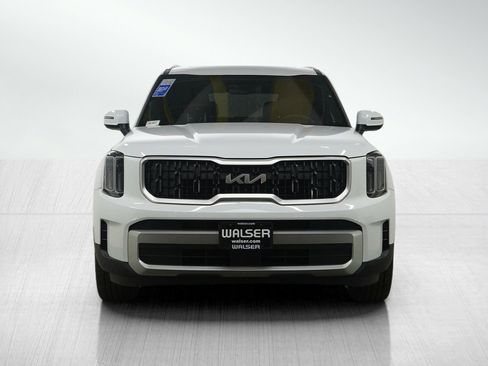 Used 2024 Kia Telluride EX w/ EX Captain's Chair Package image 8