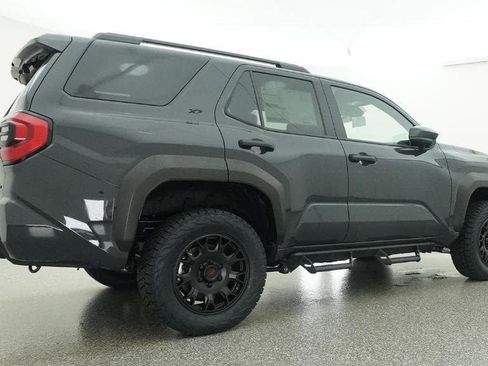 New 2026 Toyota 4Runner SR5 AWD/4WD image 25