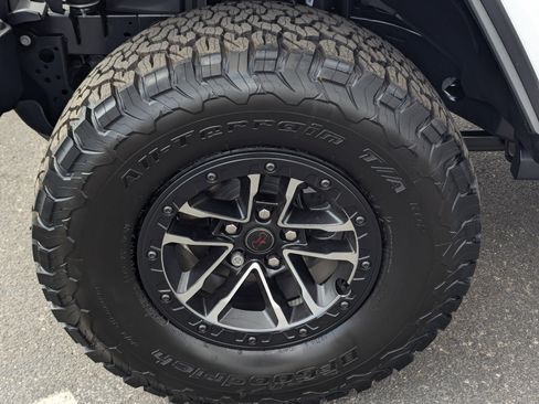 New 2025 Jeep Wrangler Rubicon w/ Xtreme 35 Tire Package image 8