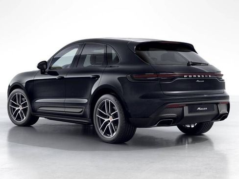Certified 2025 Porsche Macan AWD/4WD image 3