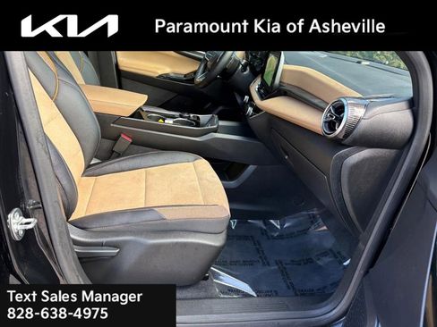 Used 2025 Chevrolet Equinox ACTIV w/ Safety and Technology Package image 21