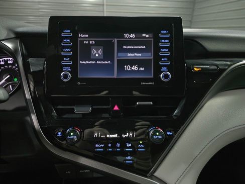 Used 2022 Toyota Camry SE image 23