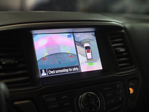 Used 2019 Nissan Pathfinder Platinum image 23