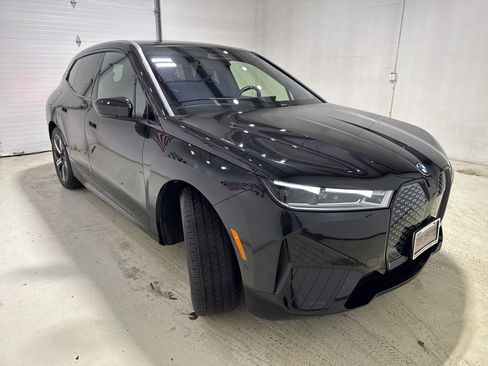 Used 2025 BMW iX M60 image 3