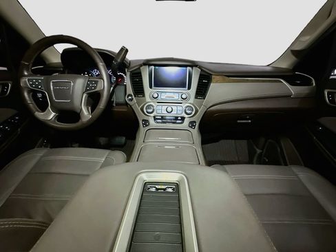 Used 2018 GMC Yukon XL Denali w/ Denali Ultimate Package AWD/4WD image 9