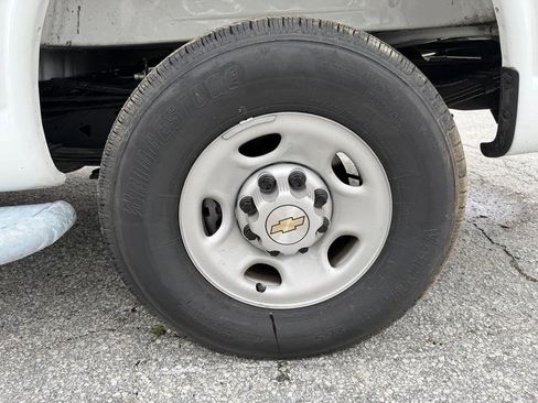 Used 2025 Chevrolet Express 2500 w/ Driver Convenience Package image 25