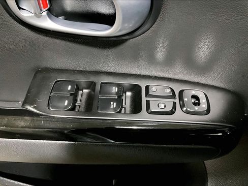 Used 2015 Kia Soul ! w/ Sun & Sound Package image 35