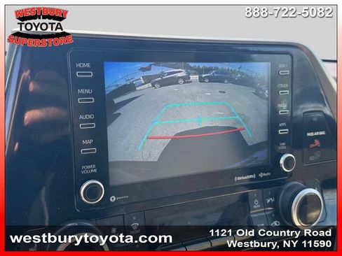 Used 2022 Toyota Highlander XLE AWD/4WD image 31