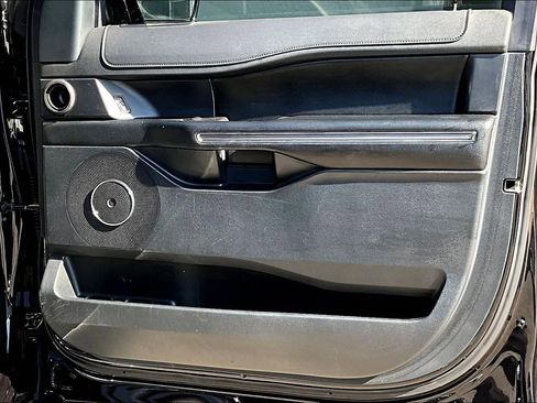 Used 2021 Ford Expedition XLT image 24