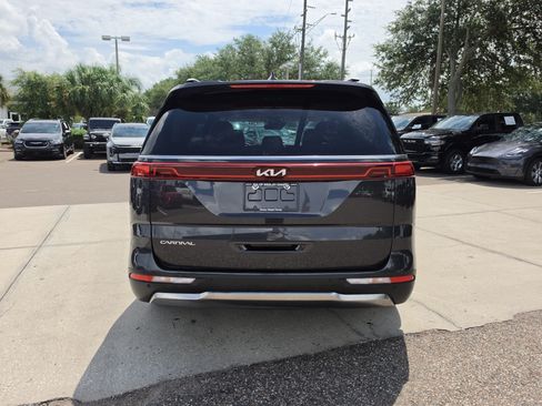 Certified 2024 Kia Carnival SX Prestige FWD image 7
