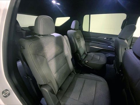 Used 2024 Chevrolet Traverse LT image 23