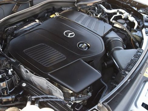 Used 2023 Mercedes-Benz GLC 300 4MATIC image 30