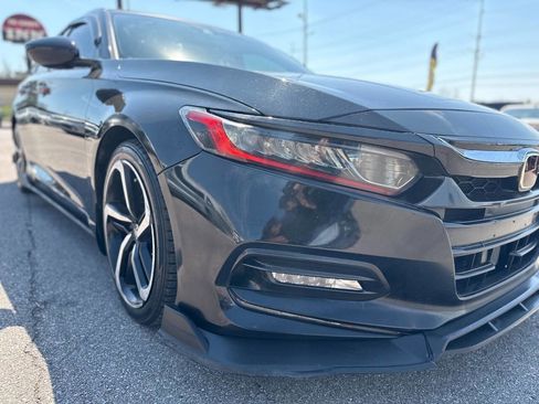 Used 2018 Honda Accord Sport image 16