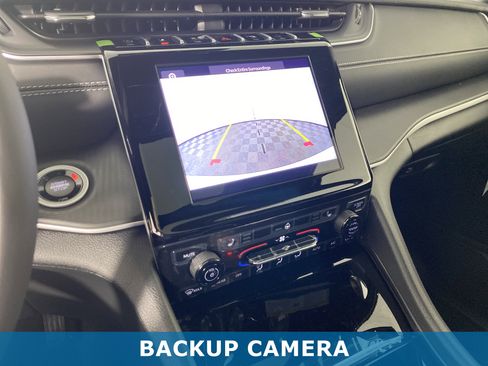 New 2025 Jeep Grand Cherokee Altitude image 4