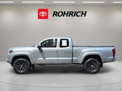 Certified 2022 Toyota Tacoma SR5 w/ SR5 Appearance Package (SM) AWD/4WD image 9