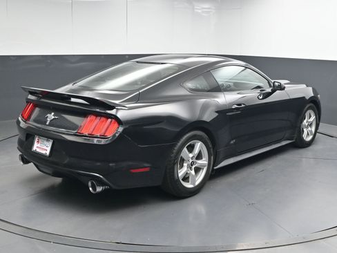 Used 2015 Ford Mustang Coupe image 8