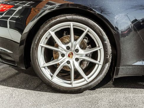 Used 2018 Porsche 911 Carrera image 32