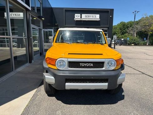 Used 2009 Toyota FJ Cruiser 4WD image 2